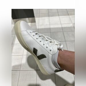 Veja sneakers size 40